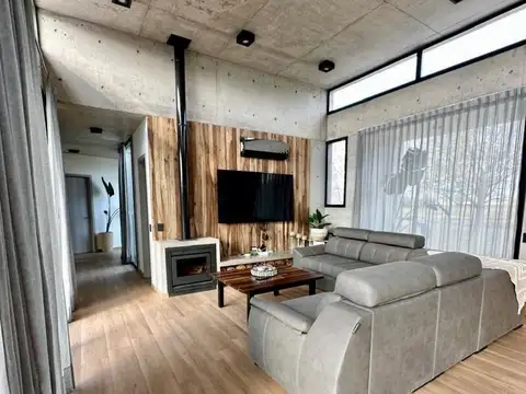 Casa de 5 ambientes en Club de Campo Harás San Pablo, General Rodríguez