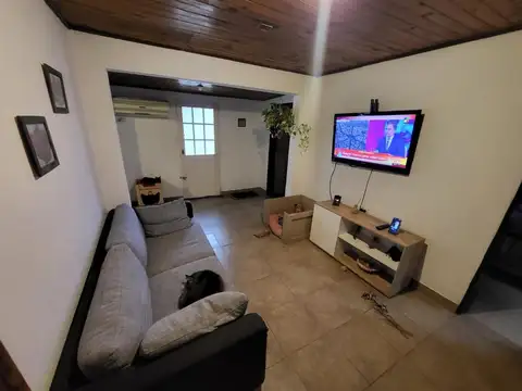 Casa en Venta en Castelar, USD 85.000