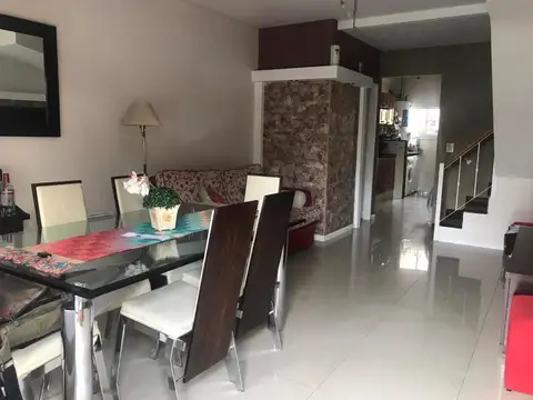Depto Tipo Casa en Venta de 3 ambientes
