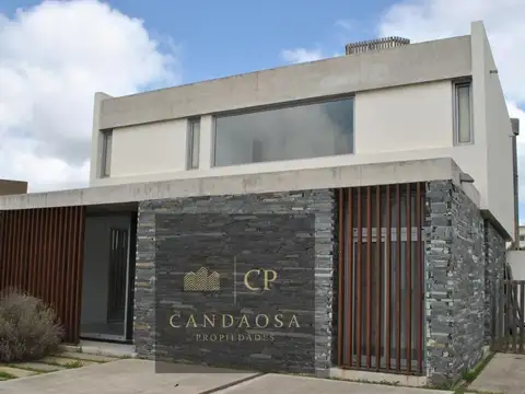 NEV. Hermosa casa interna con excelente orientacion en El Ca