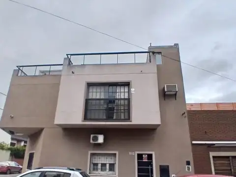 Depto Tipo Casa en Alquiler de 3 ambientes