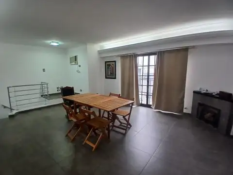 Depto Tipo Casa 3 ambientes con 2 baños