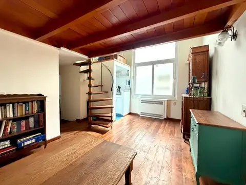 Excelente 2 ambientes mas escritorio, duplex luminoso!