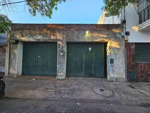 Galpón EN VENTA de 252 m2, excelente zona norte a metros de Av. Alberdi!