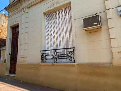 VENTA | CASA EN PLENO CENTRO DE POSADAS – OPORTUNIDAD ÚNICA