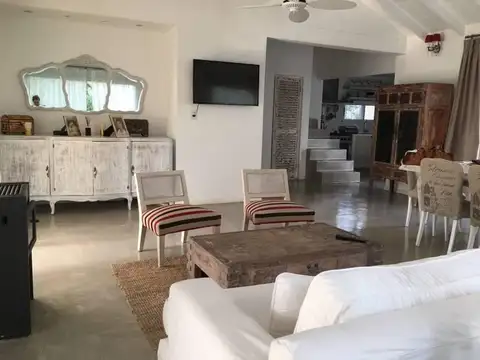 Casa venta 4 ambientes en Olivos Golf Club lote de 750 m2