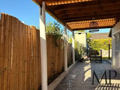 Casa 3 ambientes con 2 baños