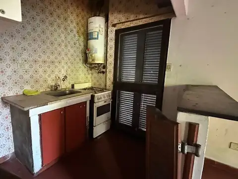 Casa 4 ambientes con 1 baño