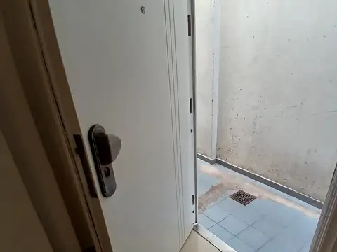 Depto Tipo Casa en Venta en Villa Pueyrredon, USD 163.000