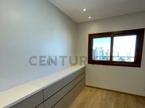 44 entre 11 y 12. Departamento de categoría en venta, 3 dormitorios