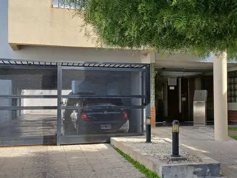 CASEROS VENTA MONOAMBIENTE con COCHERA CUBIERTA y BAULERA