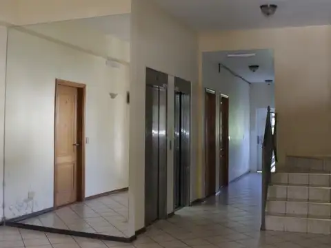 Hipólito Yrigoyen 800, Piso 2