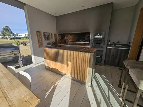 Casa en Venta de 5 dormitorios