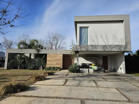 Venta Casa Moderna en  TERRAVISTA de 6 ambientes en Cul de Sac y fondo a pulmón verde