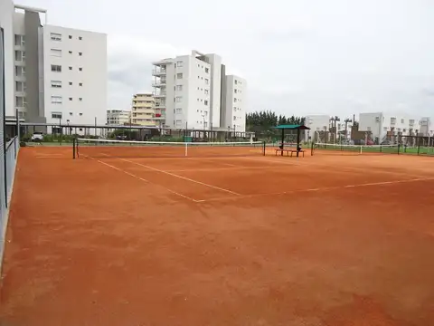 Av de los Lagos y Dellepiane 7000