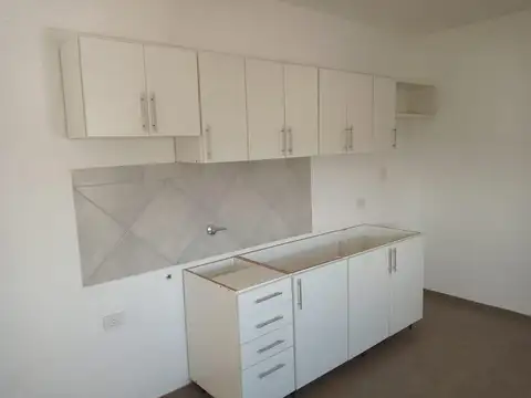 Av. Ceballos e/ Olavarria y Paso de la Patria