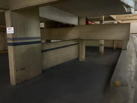 INMEJORABLE UBICACIÓN- A MTR DE LA ESTACIÓN DE SUBTE Y TREN- GRAN CONECTIVIDAD.COCHERA FIJA-CUBIERTA