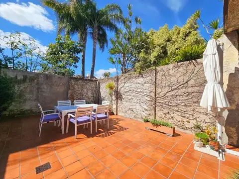 Depto Tipo Casa 5 ambientes con 2 baños