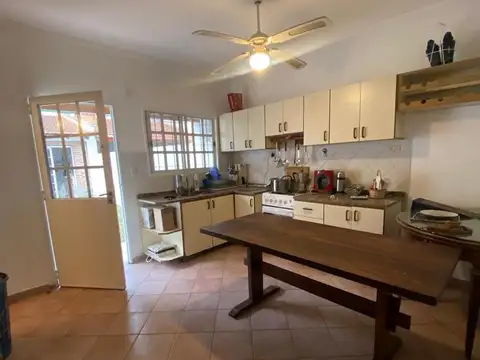 Casa 3 ambientes con 2 baños