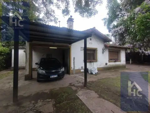 VENDE- CASA QUINTA - 3 AMBIENTES   2 AMBIENTES - QUINCHO - PARRILLA - PILETA -