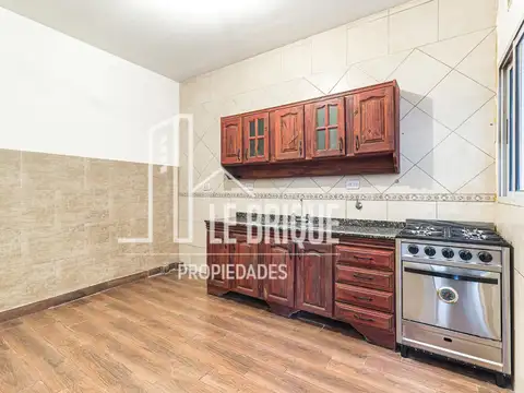 Casa 5 ambientes con 2 baños