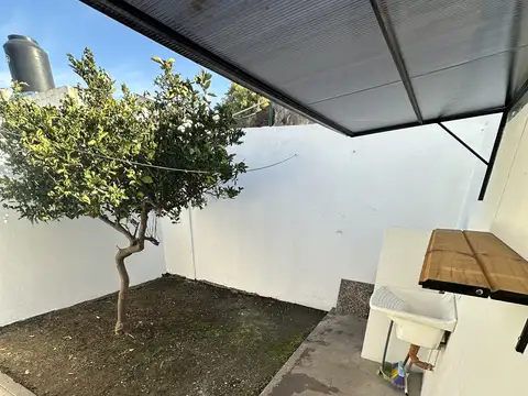 Depto Tipo Casa en Alquiler en Remedios de Escalada, $ 850.000