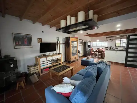 Casa en Venta con 2 cocheras