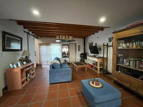 CASA VENTA ROMERO 2 DORMITORIOS PARQUE COCHERA