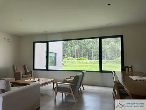 Casa 5 ambientes con 4 baños