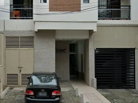 COCHERA EN BARRIO CANDIOTI