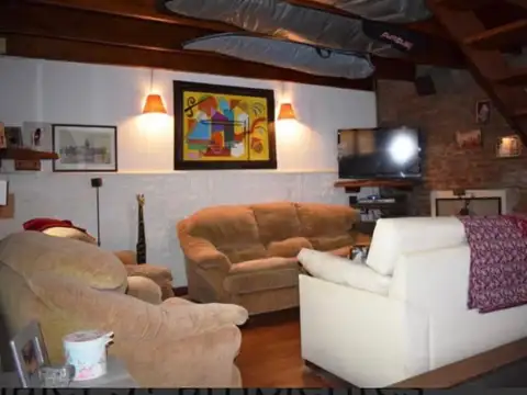Venta Casa 4 ambientes. Barrio Juramento  Excelente estado