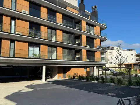 Venta Apartamento 2 Dormitorios Rambla Costanera con cochera