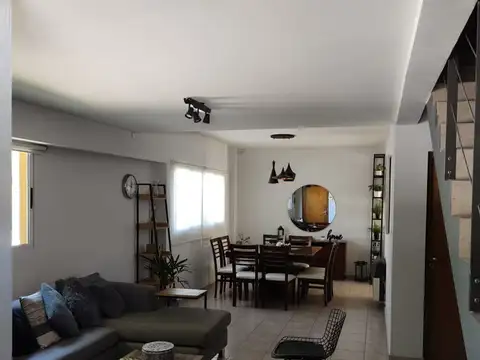 Depto Tipo Casa en Venta con 2 cocheras