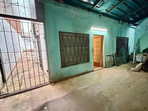 CASA 4 AMB VENTA VALENTIN ALSINA CON LOCAL