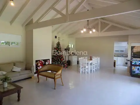 Casa 3 ambientes con 2 baños