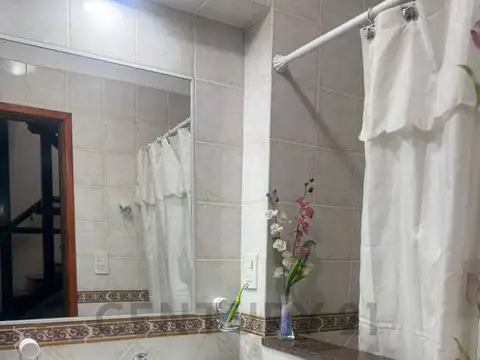 Casa 6 ambientes con 3 baños