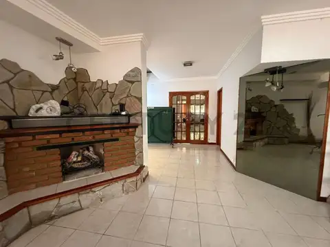 Casa en Venta en Los Hornos, USD 199.999