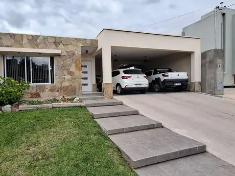 Casa en venta en privado Barrio Villa Michelo