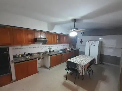 CASA 3 DORMITORIOS  GARAGE CUBIERTO