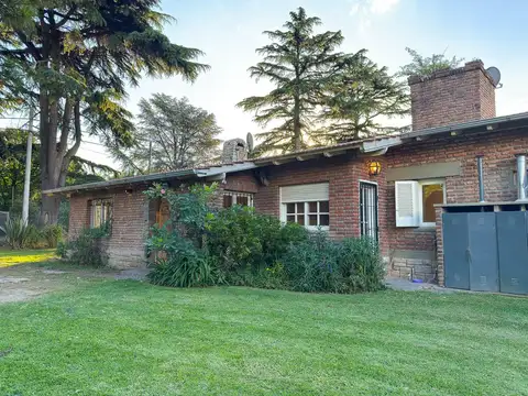 CASA EN ALQUILER DE 4 DORMITORIOS  - BARRIO GOLF