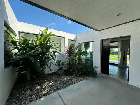 Venta Casa 2 Dormitorios a Estrenar en Roldan