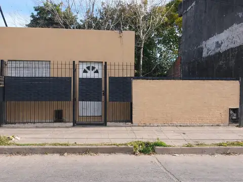 TERRENO COMERCIAL CON CONSTRUCCION A LA VENTA