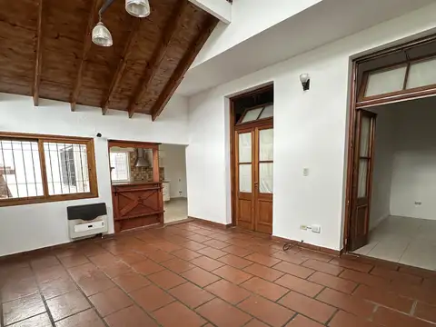 Depto Tipo Casa en Alquiler en Mataderos, $ 1.500.000