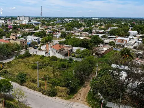 LOTE ESQUINA SOBRE AV MORENO SUR
