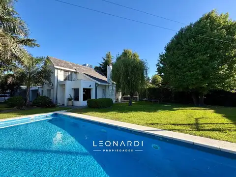 Casa con pileta en venta sobre RUTA 25, Escobar - ideal para uso comercial   vivienda   -   ID 6004