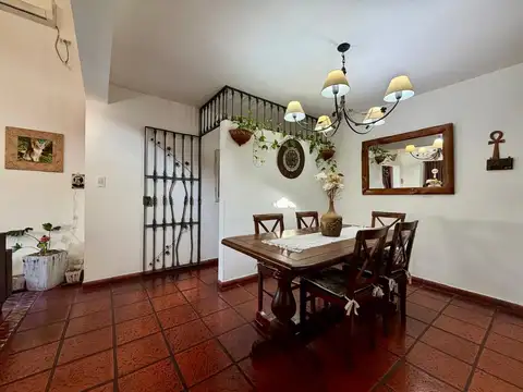 Casa con pileta en venta sobre RUTA 25, Escobar - ideal para uso comercial   vivienda   -   ID 6004