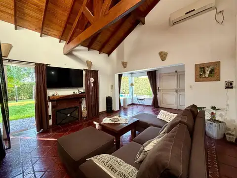 Casa 4 ambientes con 3 baños