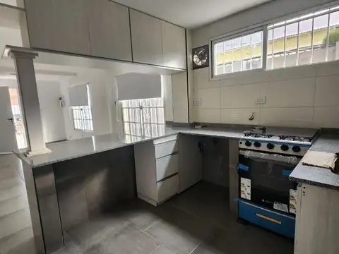 Depto Tipo Casa en Venta con 1 cocheras