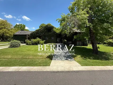 Casa Venta 5 Dormitorios Barrio Olivos Golf Club Lote de 2412 m2 Pilar