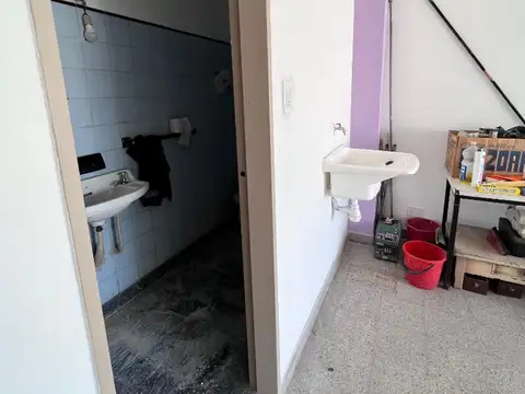 Oficina en Alquiler en Moron Sur, $ 300.000